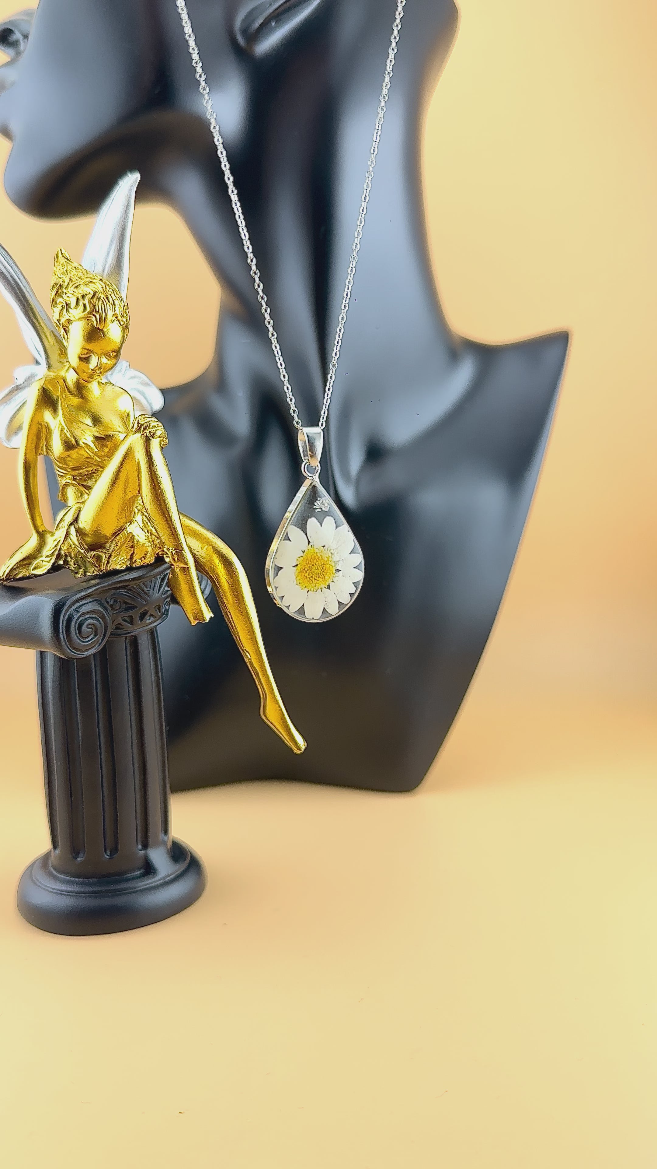 925 real daisy necklace